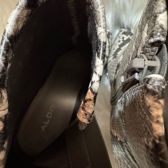 Aldo Snakeskin Pattern Women's Boots - Picture 4 of 9